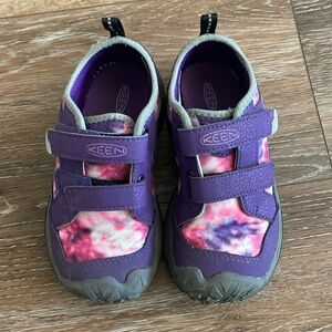 Girls Keen shoes. Little kid size 11. Pink and purple. EUC